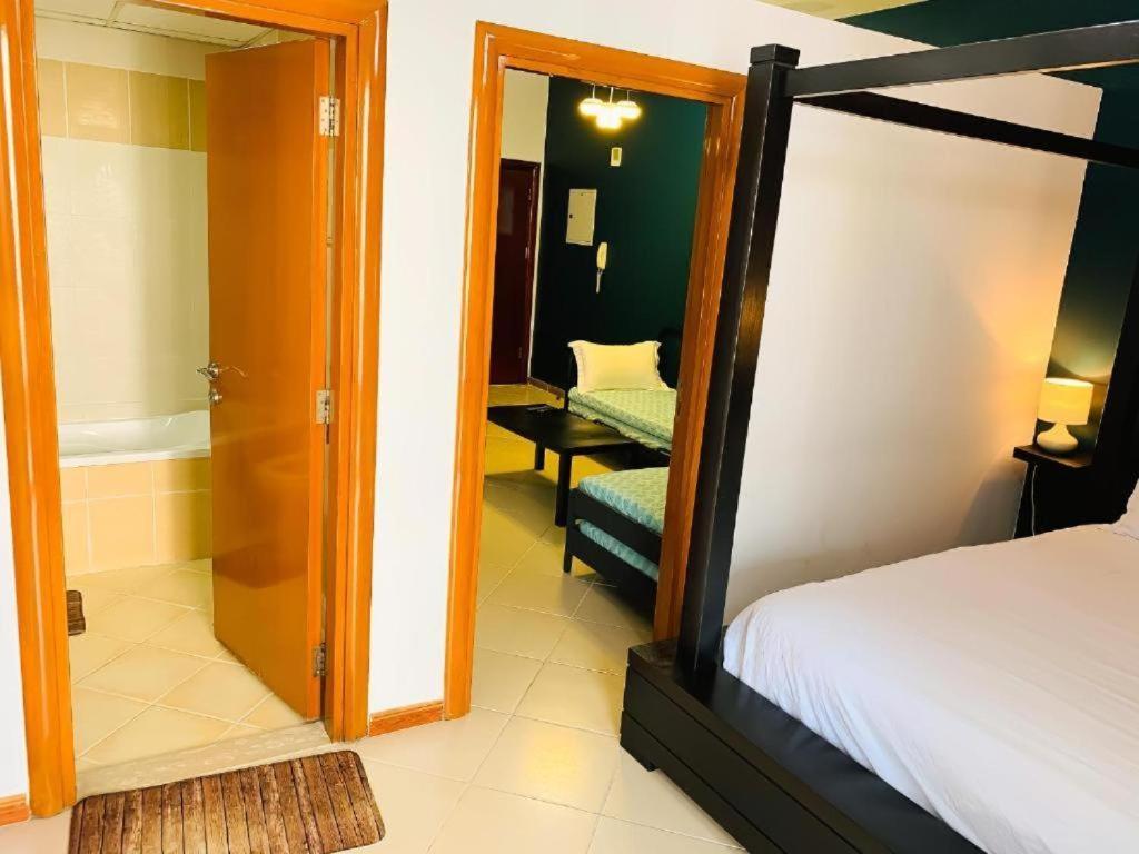 Royal Marina Inn ドバイ エクステリア 写真